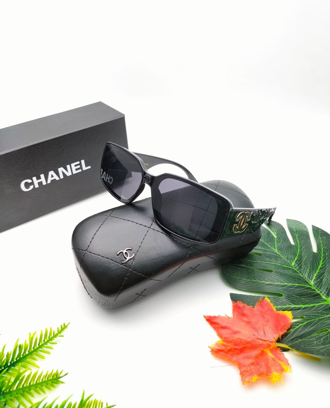 Gambar dari Kacamata Fashion Wanita Chanel 2856 Lensa Polarized