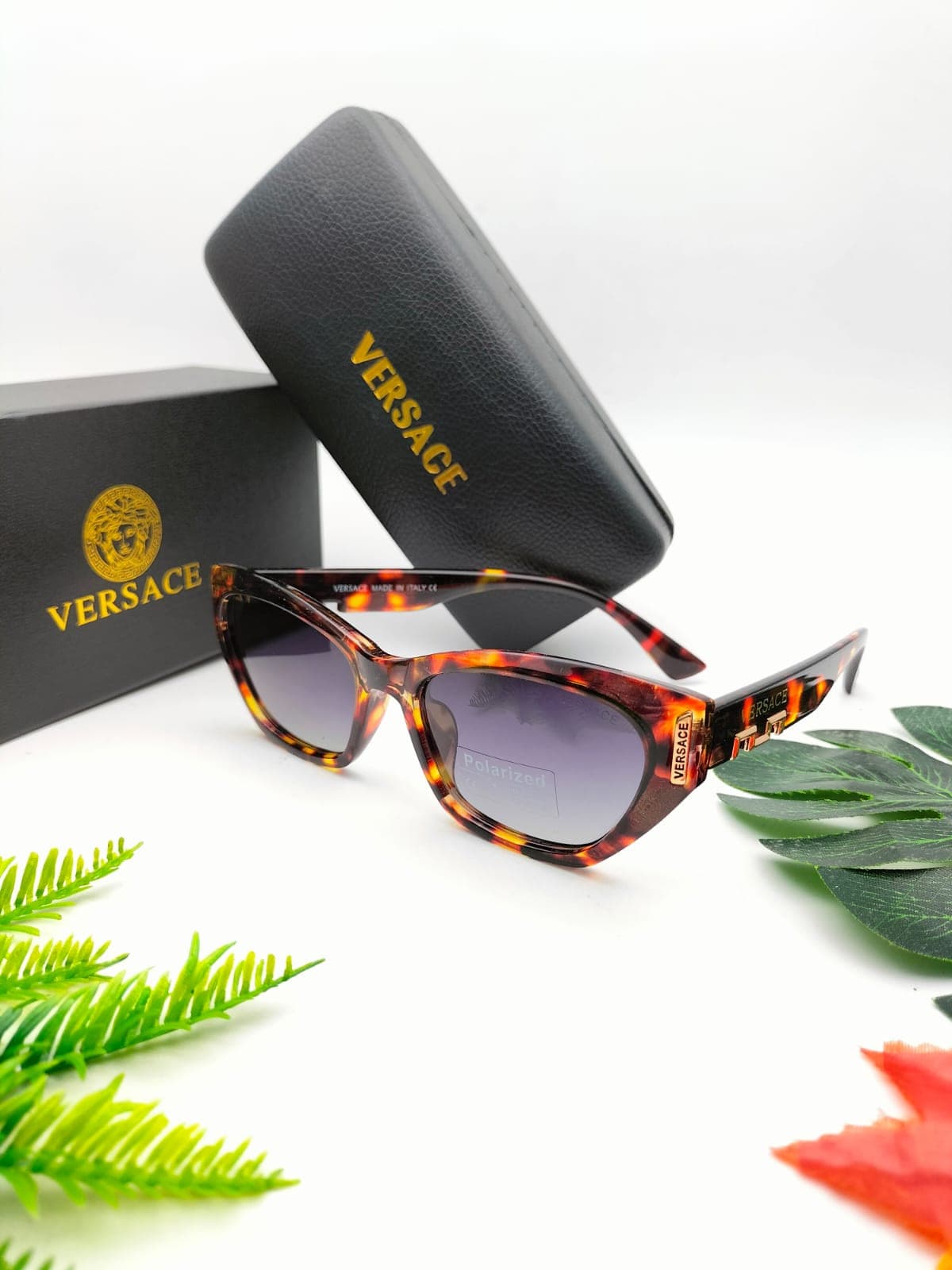 Gambar dari Kacamata Fashion Wanita Versace F8009 Lensa Polarized