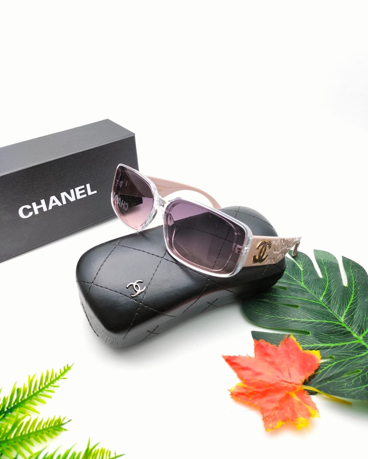 Gambar dari Kacamata Fashion Wanita Chanel 2856 Lensa Polarized