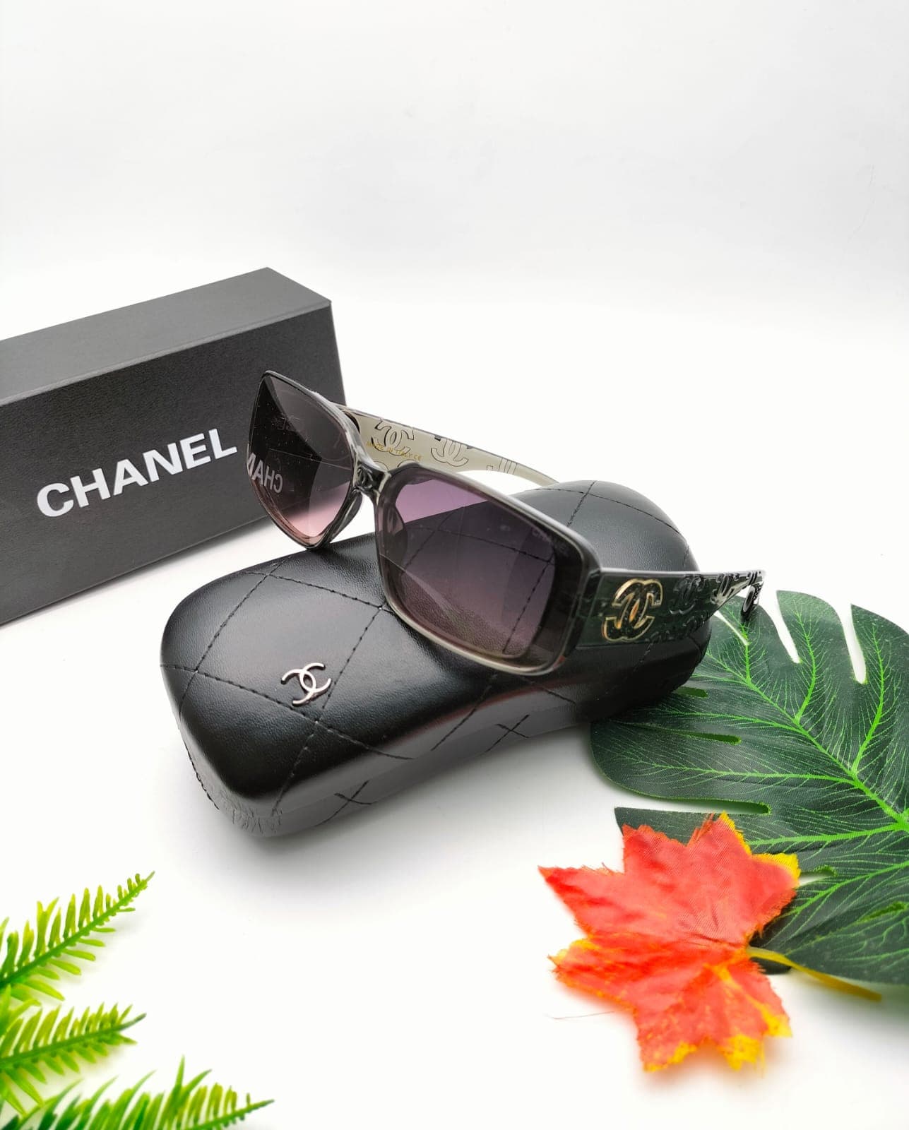 Gambar dari Kacamata Fashion Wanita Chanel 2856 Lensa Polarized