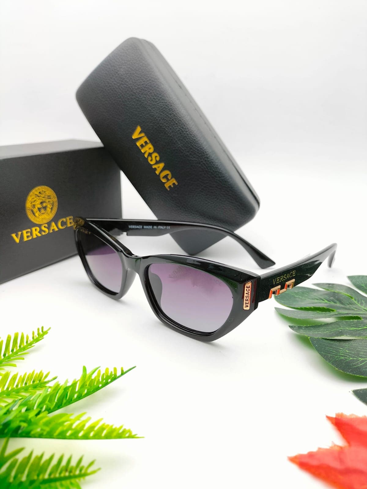 Gambar dari Kacamata Fashion Wanita Versace F8009 Lensa Polarized