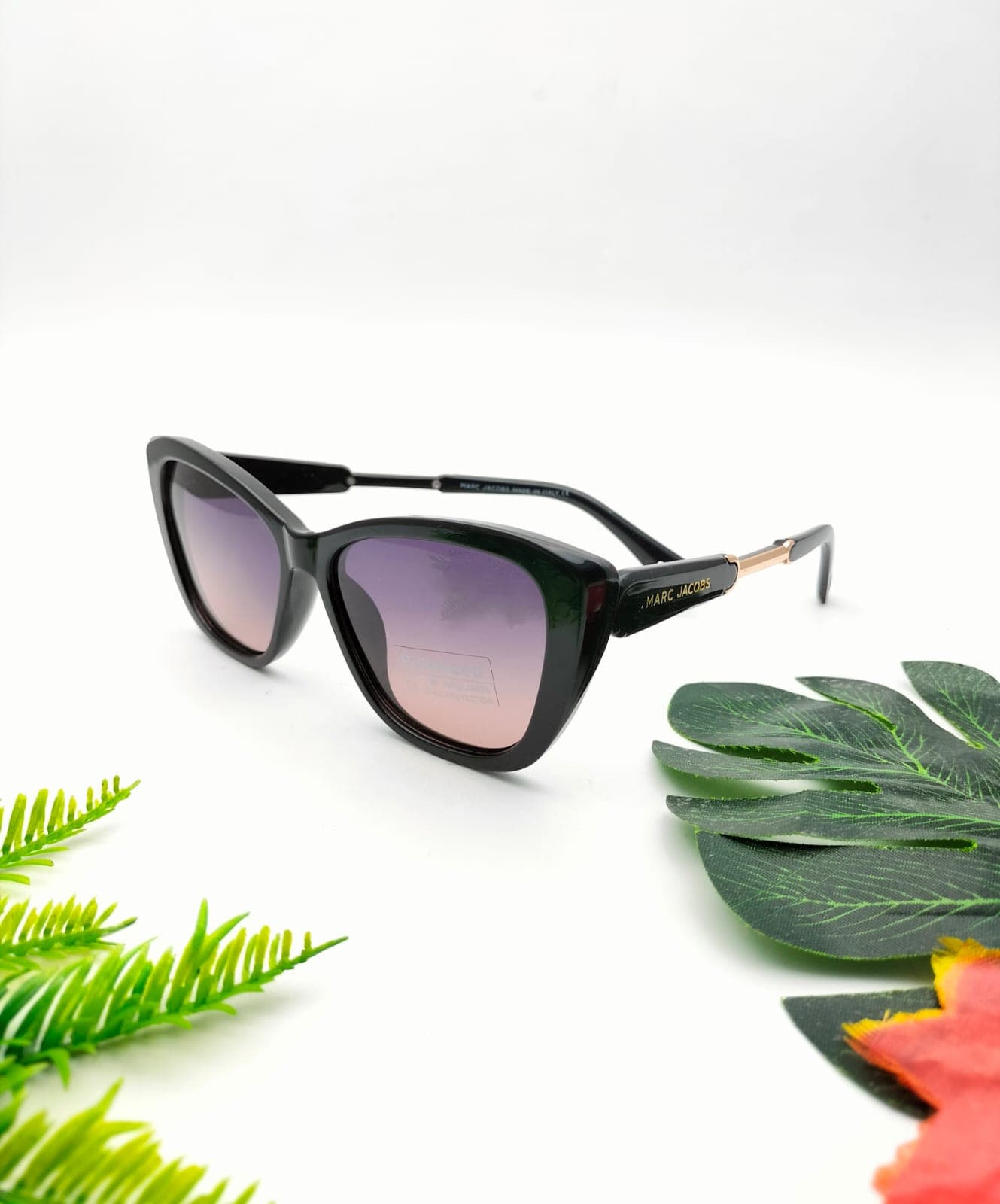 Gambar dari Kacamata Fashion Wanita Marc Jacobs F8011 Lensa Polarized