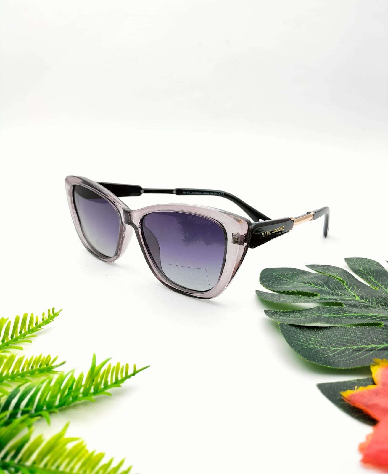 Gambar dari Kacamata Fashion Wanita Marc Jacobs F8011 Lensa Polarized