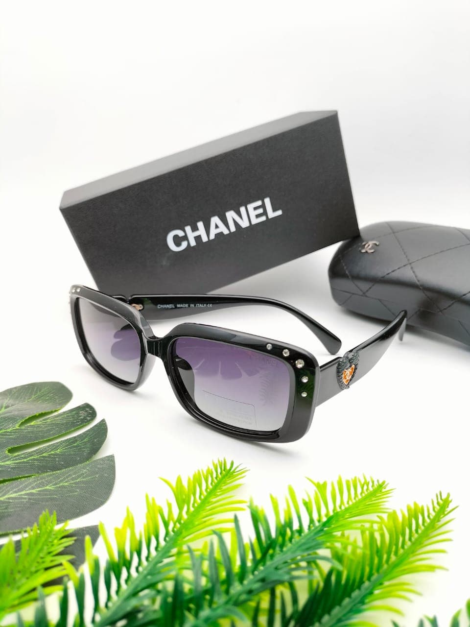 Gambar dari Kacamata Fashion Wanita Chanel F8008 Lensa Polarized
