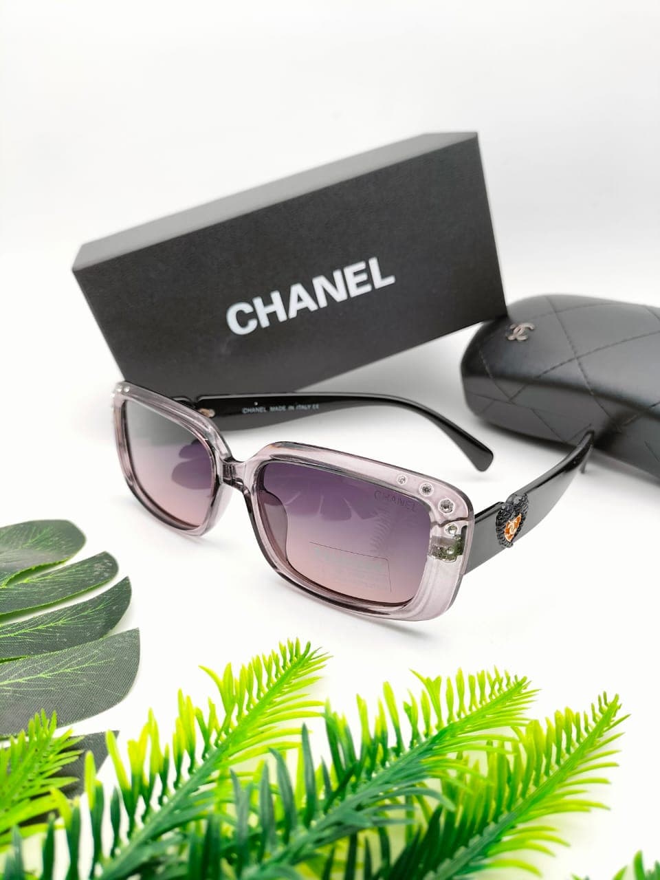 Gambar dari Kacamata Fashion Wanita Chanel F8008 Lensa Polarized